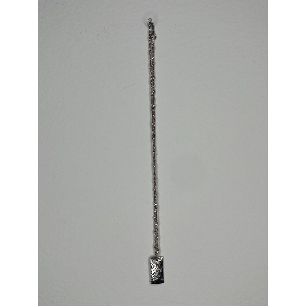 Minimalist Silver Pendant Necklace with Unique Etched Design